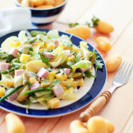 Salade estivale aux pommes de terre DÉLICATESSE® à retrouver sur la nouvelle barquette